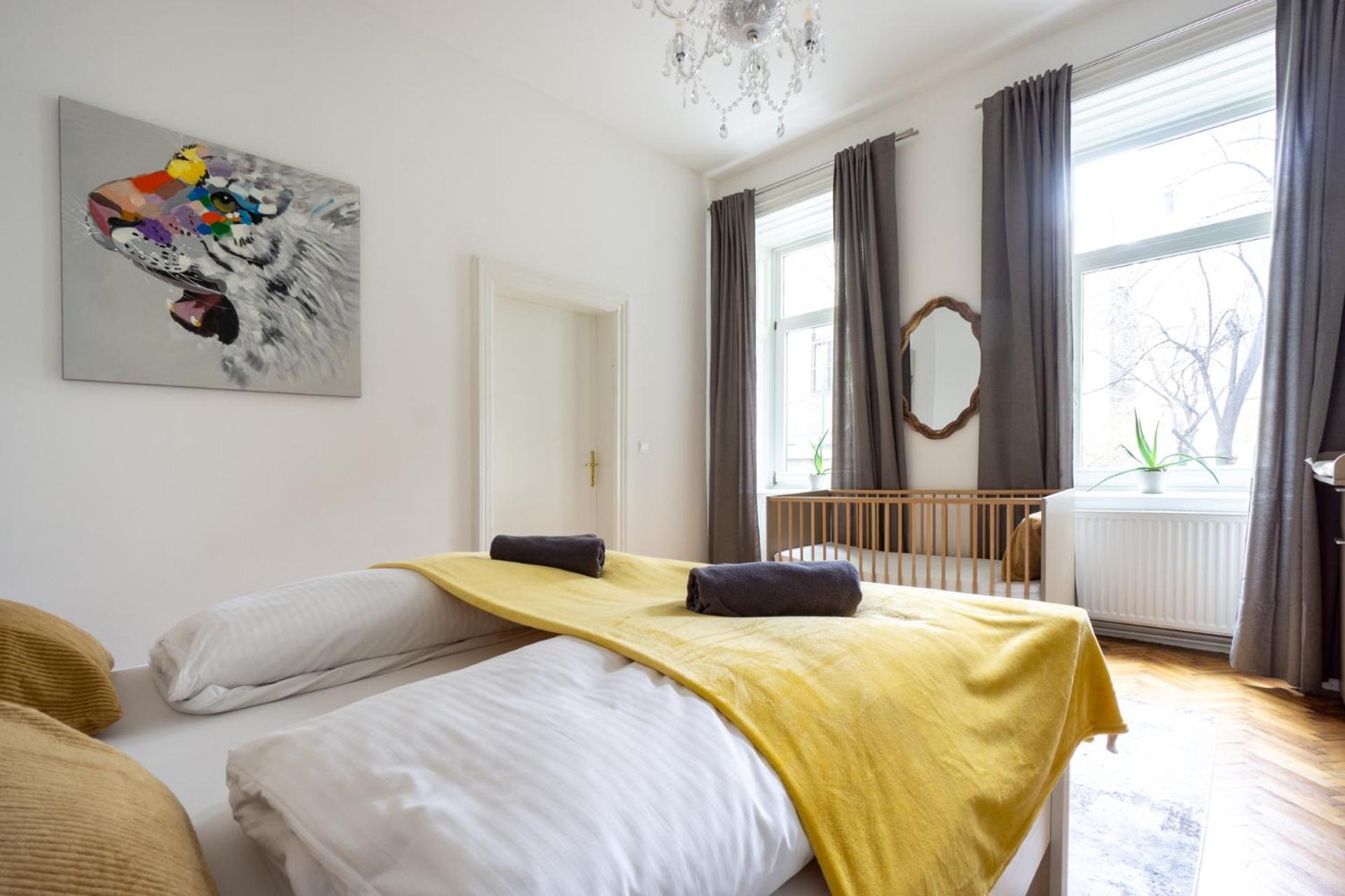 Central Apartment In Viennese Old Building Exterior photo