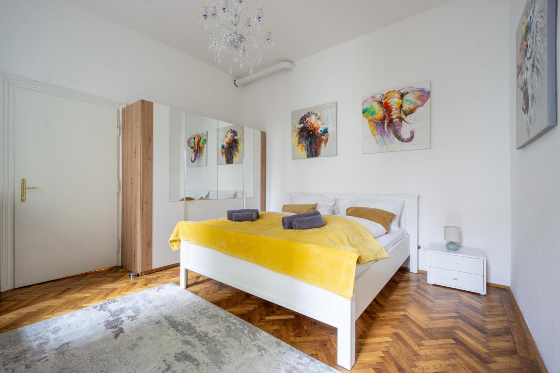 Central Apartment In Viennese Old Building Exterior photo