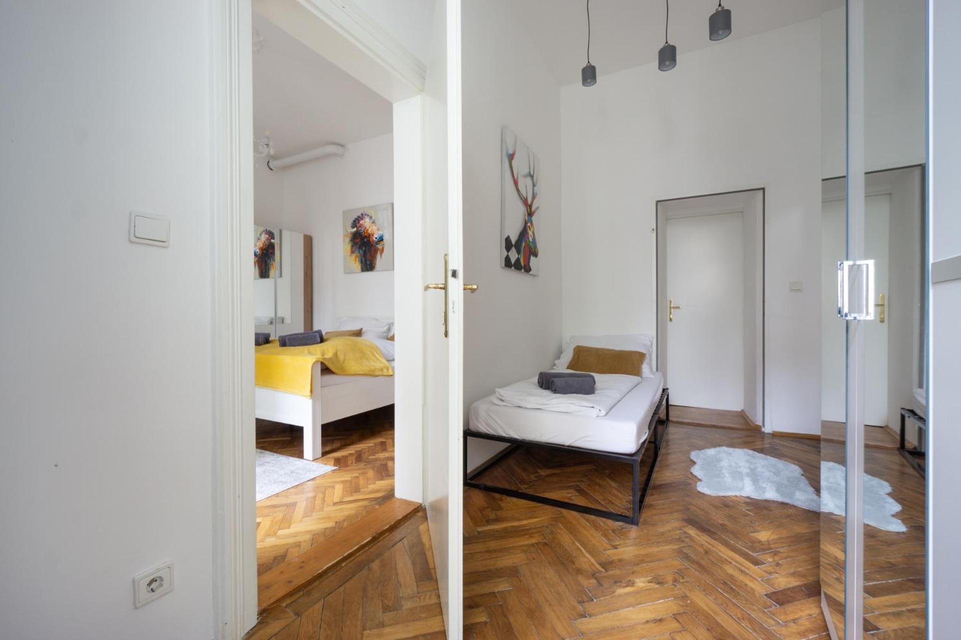 Central Apartment In Viennese Old Building Exterior photo